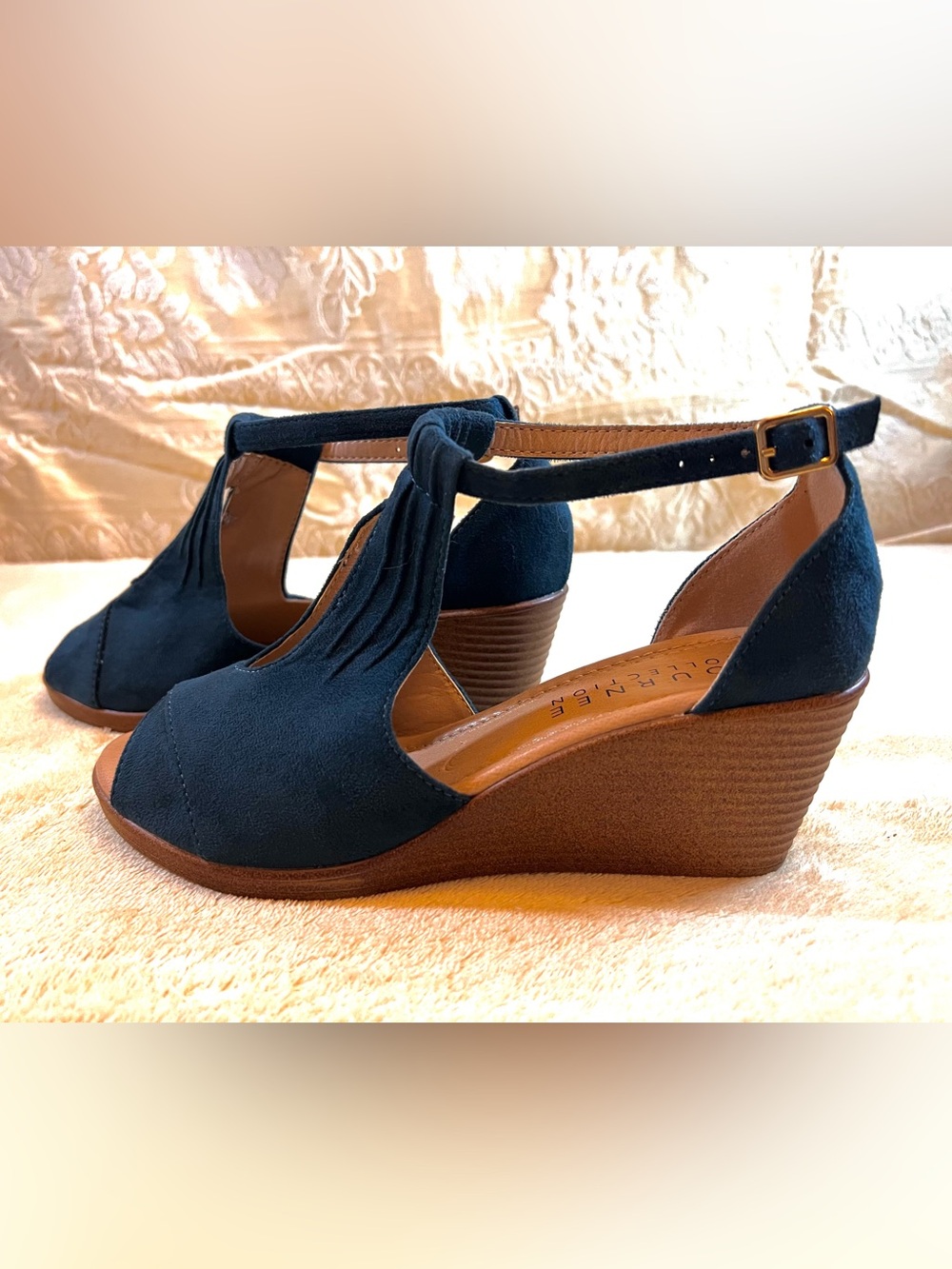 Journee Collection NWOT Wedge Sandal Teal 7M
